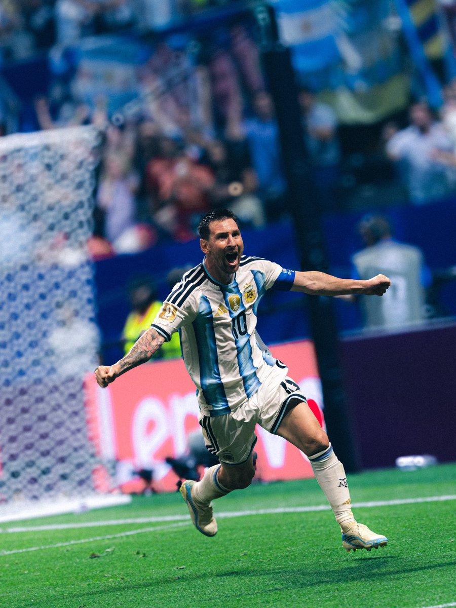 olinecr's tweet photo. THE GOAT HAPPY🩵 https://t.co/4DYi9xZTiA