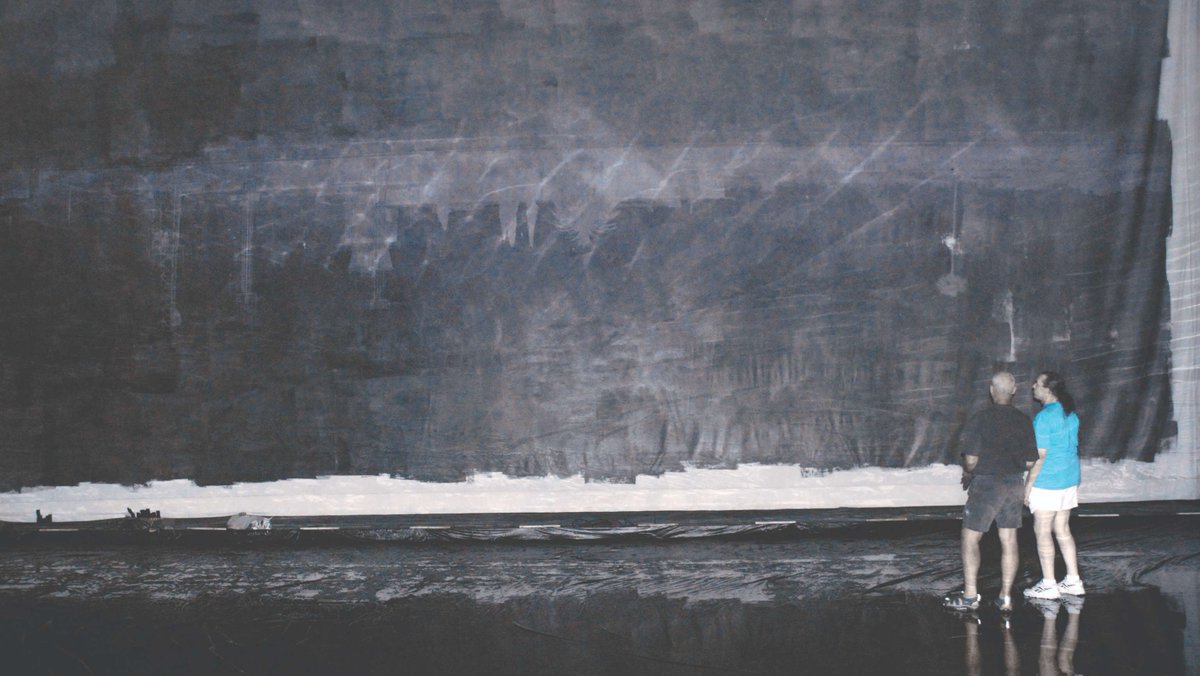 UCRARTS's tweet photo. Fun fact: the world's largest photograph was shot inside a converted jet hangar, using the hangar itself as the largest camera. The Great Picture, includes images of the finished photograph, the process used to create it, and commentary from the artists. 

📸 by Jacques Garnier. https://t.co/pqeTu22T9y