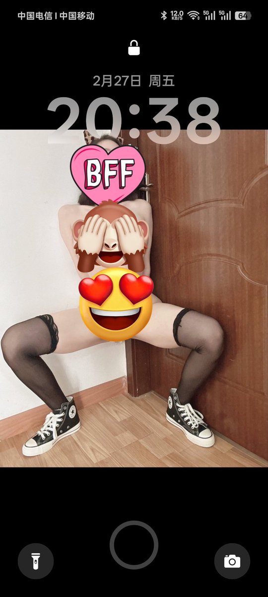 Arui564's tweet photo. 各位反差婊们有没有想把自己的淫照片发给我做屏保的没有，不发出来只自己看。#反差 #社死 #曝光 https://t.co/HZxRHi0ILt