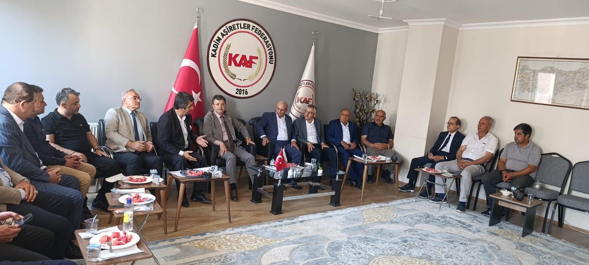 KadimAsiretler's tweet photo. Ak Parti Van Milletvekili Sayın Kayhan Türkmenoğlu ve beraberindeki heyet, genel merkezimizi ziyaret ettiler. Ziyaretlerinden dolayı kendilerine teşekkür ederiz.
@RasimASLAN65 @K_Turkmenoglu_V https://t.co/1Cb661RWhl