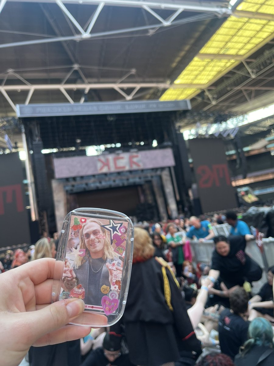 tmabucky's tweet photo. taking lestat/ sam reid to see my chemical romance https://t.co/OYuhk30pTW