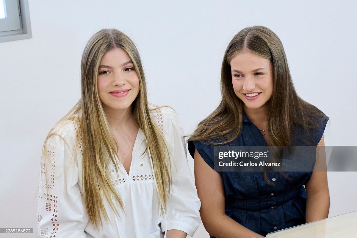 cdhq2's tweet photo. Crown Princess Leonor of Spain and Princess Sofia of Spain at The Presentation Of The First Edition Of The Ibercaja Foundation’s ‘Docentes Referentes’ Grants
#PrincessLeonor #PrincessSofia
📷 Via Carlos Alvarez/Getty Images https://t.co/G1gruh6pfE