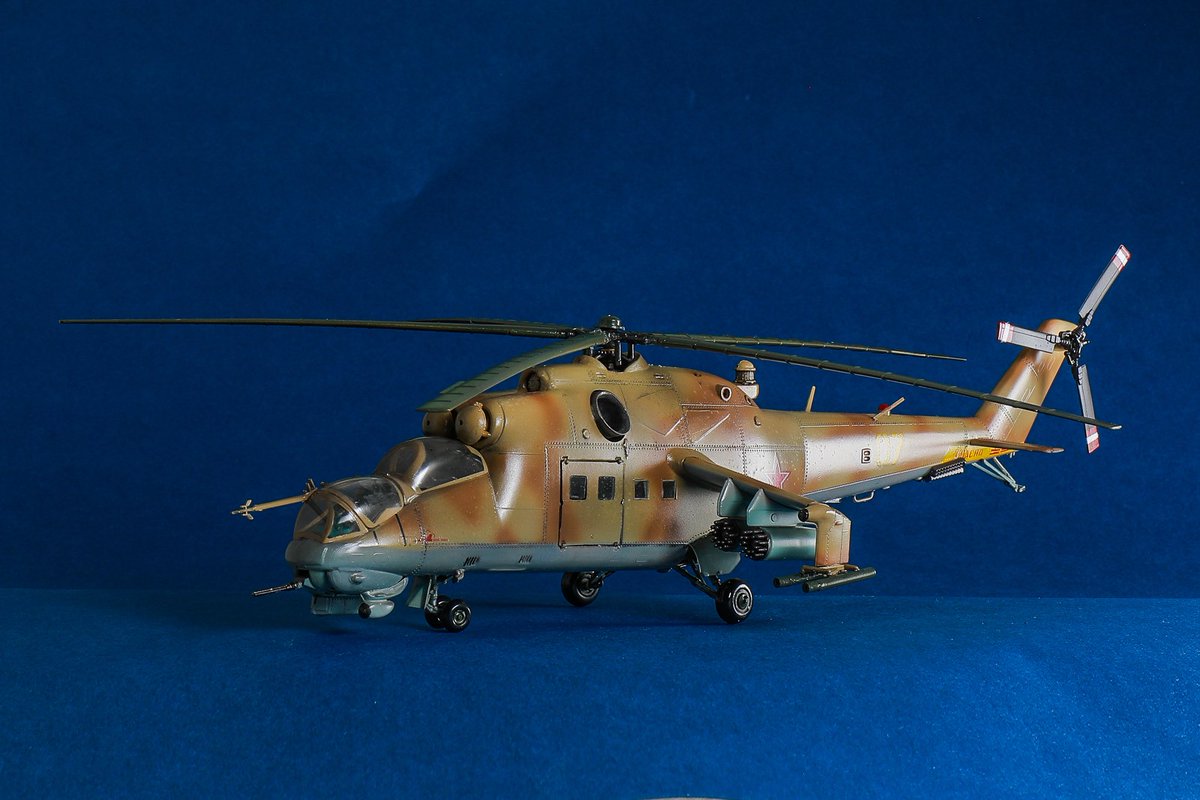jf9tcc's tweet photo. タミヤ　ウォーバードコレクション
1/72 Mi24ハインド

スパイラル対戦車ミサイル上下逆ですが気力が尽きたので暫定完成
ランナー3枚しかないのに難儀しました。
イタレリ製のキットです。 https://t.co/dm3og77WWM