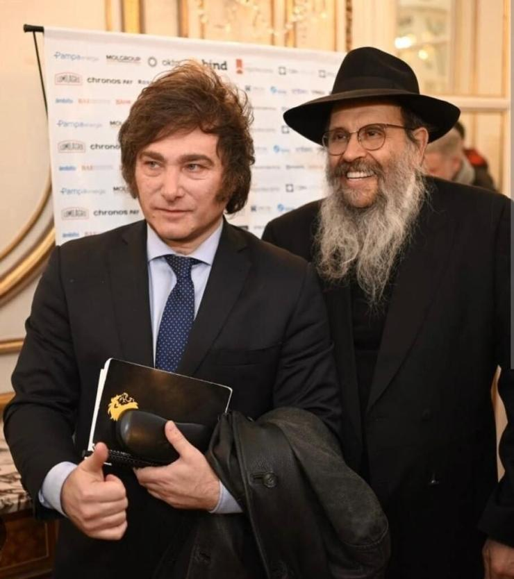UnityNewsNet's tweet photo. Some people are asking why is Argentina getting such preferential treatment in so many aspects of life.

In his 1896 foundational text 'The Jewish State', Theodor Herzl famously argued “Palestine or the Argentine.”

Their President Milei is also Chabad. https://t.co/uDp39ajPdy