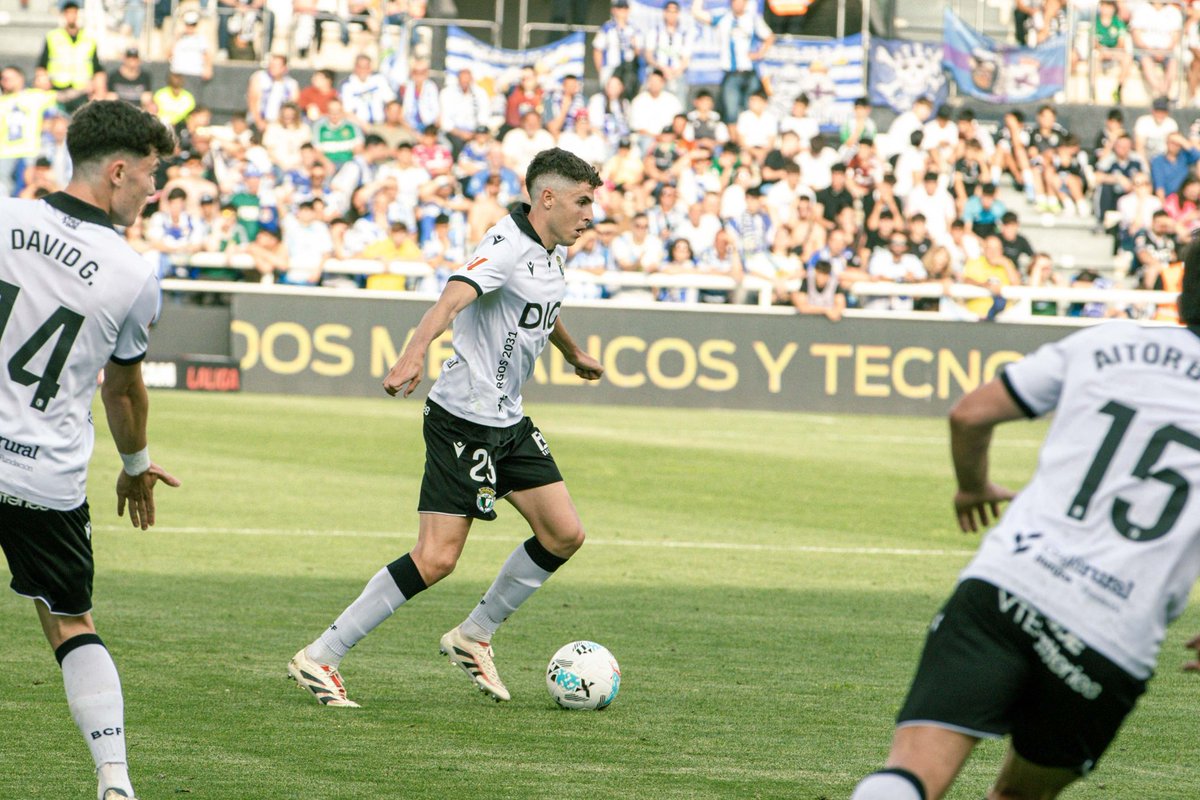 Burgos_CF's tweet photo. 𝗘𝗹 𝗕𝘂𝗿𝗴𝗼𝘀 𝗖𝗙 𝗲 𝗜𝘃á𝗻 𝗠𝗼𝗿𝗮𝗻𝘁𝗲 𝘀𝗲𝗽𝗮𝗿𝗮𝗻 𝘀𝘂𝘀 𝗰𝗮𝗺𝗶𝗻𝗼𝘀.

Le deseamos muchos éxitos a Iván en lo que esté por venir, tanto a nivel personal como profesional.

¡Gracias por todo, Iván!

https://t.co/QeUk00owqN https://t.co/ItY2rkJHvx