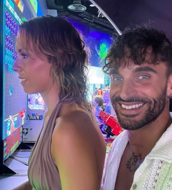 mariajamiro's tweet photo. Y así andamos 😍 #Violedi8JL https://t.co/F4huFi0rVK