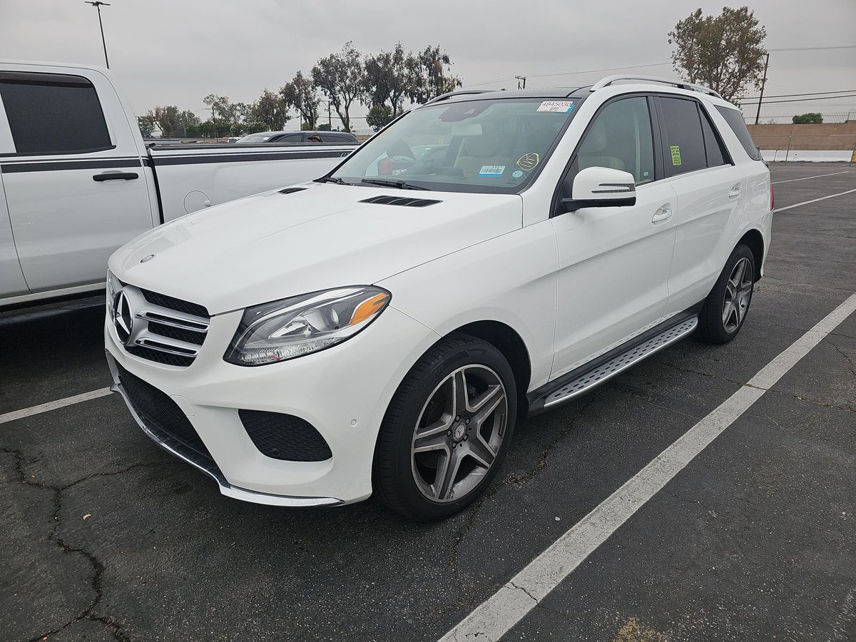 kena_ewuru's tweet photo. 2017 MERCEDES BENZ GLE 400 4MATIC 

PRICE: ₦33,000,000

ETA: 6-8 weeks 

This saves you at least ₦10m from what this particular car with the same specs is being sold in the Nigerian market. Send that DM now and secure this deal. 🫵🏾 https://t.co/aVrD6Oc44R