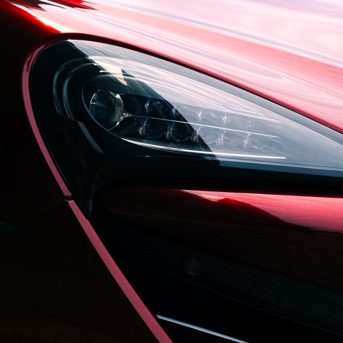 DowZain's tweet photo. McLaren i found https://t.co/yUQwgfvnPM