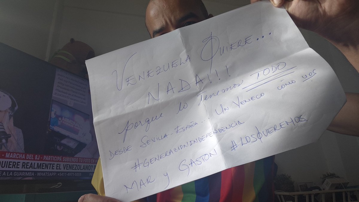 Raynerglobo's tweet photo. #GeneraciónIndependencia @GastonLevar y a Mar . Que la adorooooo! Pero nunca logro entender el X. 😘😘😘
Saludos desde Sevilla.. https://t.co/JpyS0ZWrSl