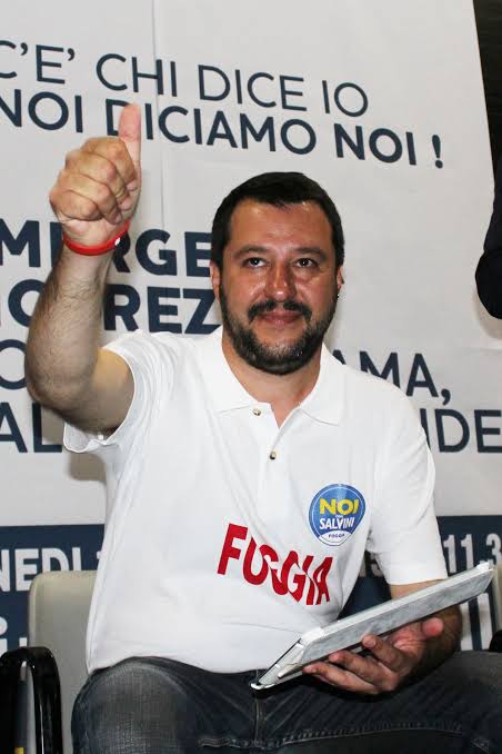 PensieriDaBar's tweet photo. @ClaudioBorghi Lo stesso si potrebbe dire del #capitonto #Salvini , o per lui non vale caro @ClaudioBorghi? https://t.co/dDX4a3egqu