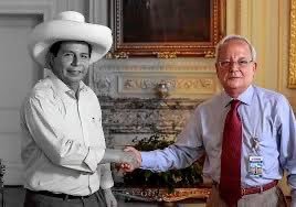 Bs_12341's tweet photo. @infobaeperu El burro hablando de orejas.

Ya no se recuerda el señor Cedar Hildedrandt que se arrodillo al poder de Pedro Castillo. https://t.co/KdKqeVNDc4