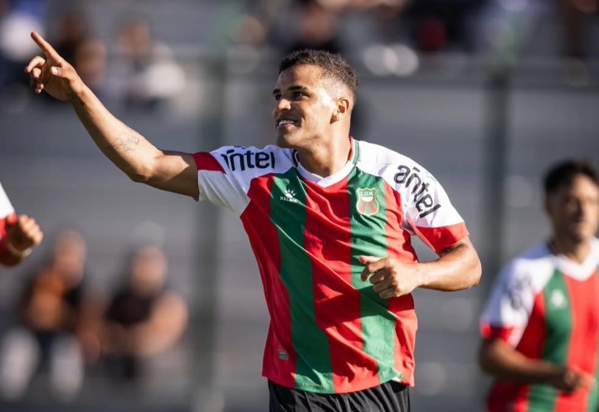 Sport890's tweet photo. “En la situación que se plantea por parte de Peñarol te digo que hoy Maxi Noble se queda en Deportivo Maldonado”

Ignacio Borjas en #QuieroFutbol.

https://t.co/CGYIxdge5l https://t.co/ofMmB1IP5x