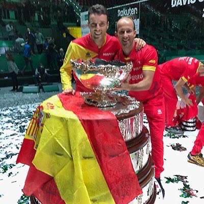 BautistaAgut's tweet photo. Tras tantos años juntos, hoy toca dar las gracias.

Gracias, Pepe, por tu dedicación, tu profesionalidad, tu exigencia y tus sacrificios desde los 14 años. Nadie dijo que fuese fácil, pero creo que no ha estado mal esta aventura 😉

¡Gracias y todo lo mejor para el futuro!🫂 https://t.co/nHwkcG58GU