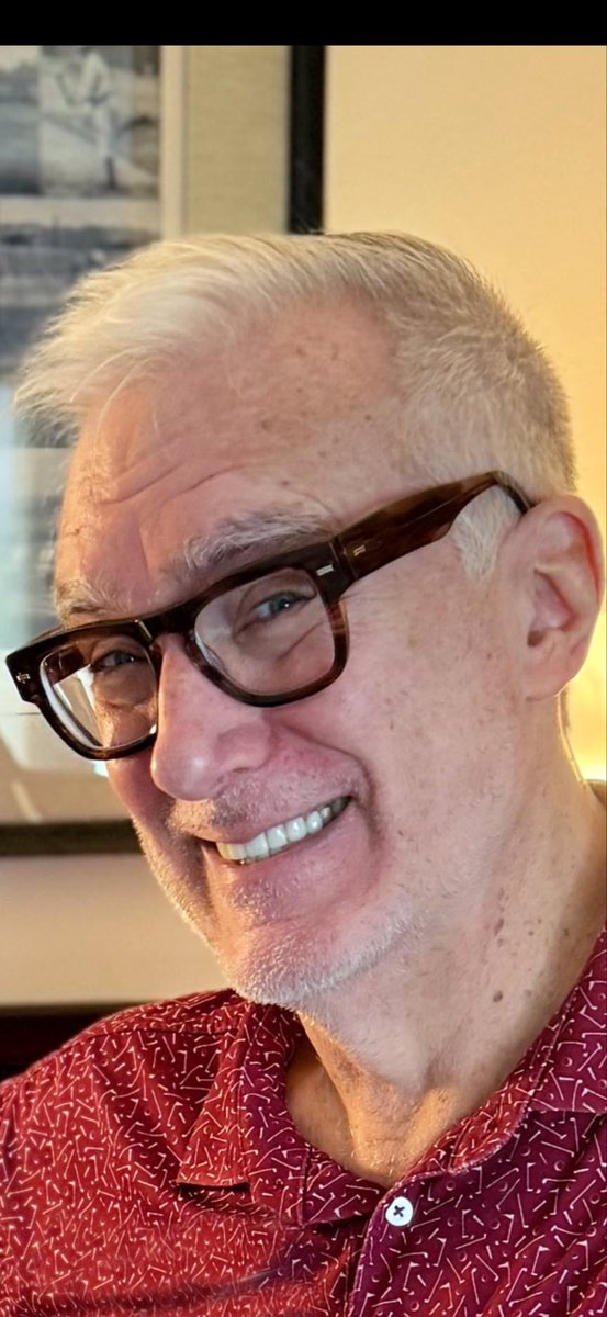 GOATmelonhead's tweet photo. @KeithOlbermann If you’re in the market for a piece of shit that has been used as a paper weight for the past 30 years, here’s you chance. https://t.co/U2e7aMveuF