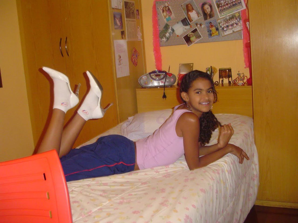 excamponesa's tweet photo. Encontrei essa foto minha ICONIC black girl magic afropaty original meu quarto era a segunda suite da casa e eu tinha mais 2 irmãos hahahahahahahahahahaha https://t.co/IO3S3AoLAu