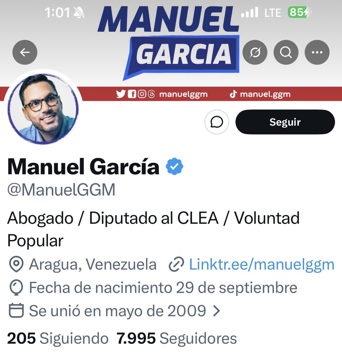 4F_Mamba's tweet photo. ¡Vean, los grandes "salvadores de la patria"! Se les terminó de caer la careta. 🤡 @ManuelGGM 

Mientras en el 2020 nos vendían un drama de terror por redes y aplaudían los bloqueos "por nuestro bien", ¿adivinen qué hacían por detrás? Raspar la olla de la tal "ayuda humanitaria".
Aquí están las pruebas. Papelito en mano. Los estados de cuenta del Bank of America no mienten.

Esta gente de Voluntad Popular agarró el dolor de todo un país y lo convirtió en su cajero automático personal.
Manuel García, allá en Aragua, coronando relajado con transferencias Zelle de $1,500 y más, las pruebas las tengo. Y el otro "héroe", Aarón Rodríguez Moro, metiéndose al bolsillo depósitos jugosos de $2,400 y $900 entre otras transferencias de las que también tengo pruebas. ¡Así facilito, así cualquiera es oposición! 💸
Pero espérense, que hay pa' todos en esa piñata. La lista de los que metieron la mano es más larga.
En ese mismo descaro de dólares manchados también salen salpicados cobrando lo suyo Gricel Gabriela Rosas Pérez, Josefa Gómez de Gill, Euromar Cárdenas y Jocelyn Caraballo Saavedra.
Todos pasándose sus Zelles y transferencias. 

¡Una guachafita macabra con el dinero que supuestamente era para salvar vidas, comprar medicinas y comida!
Qué sabroso es hacer política llorando por el hambre del pueblo ante las cámaras internacionales, para después irse a repartir los dólares gringos en la oscuridad.

Vendieron humo. Se cobraron en billetes verdes. Traficaron con la esperanza y se robaron la solidaridad para volverla su botín de guerra.
¡Qué asco de gente, de pana! Pura doble moral, puros ladrones de cuello blanco jugando a ser los buenos de la película.
¡Ladrones y corruptos!