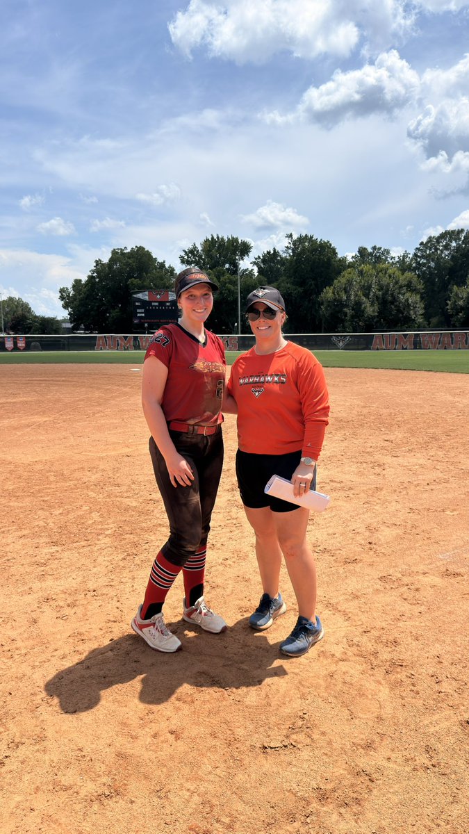 MadisonRod2027's tweet photo. Thank you @AUMWarhawksSB for a great camp yesterday! I loved every bit of the environment as well as the amazing one on one instruction! I learned so much that I’ll be able to apply to my game. Thank you again! @sbcoach_scottie @CoachJessStrong https://t.co/MZn39dxJ7p
