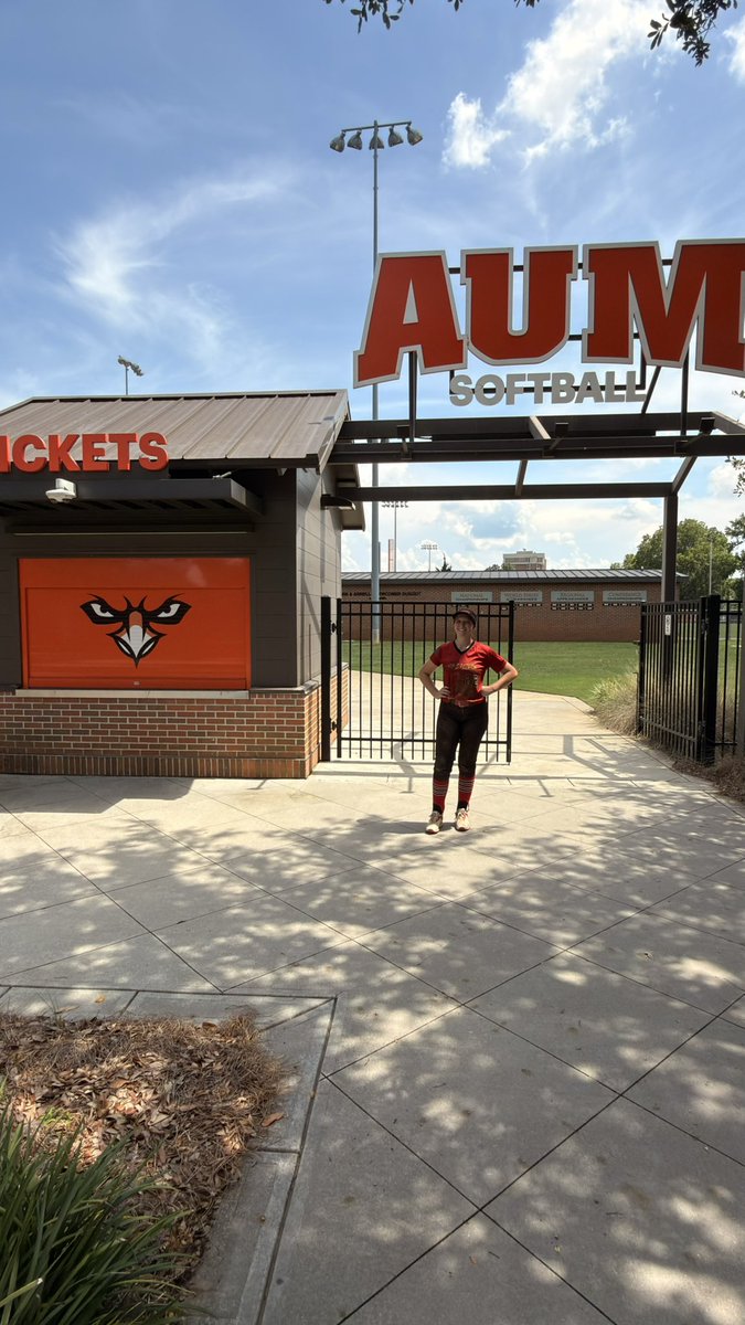 MadisonRod2027's tweet photo. Thank you @AUMWarhawksSB for a great camp yesterday! I loved every bit of the environment as well as the amazing one on one instruction! I learned so much that I’ll be able to apply to my game. Thank you again! @sbcoach_scottie @CoachJessStrong https://t.co/MZn39dxJ7p