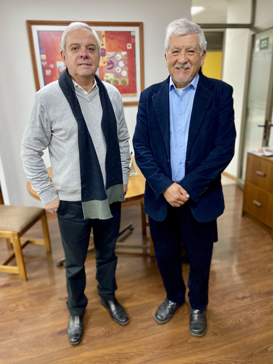 FOSIS_Maule's tweet photo. ✅ El director regional, César Muñoz Vergara, visitó en Talca y sostuvo reunión de trabajo con el director de Fundación CRATE, Jorge Brito Obreque, analizando nuevas oportunidades de colaboración conjunta para seguir apoyando a familias y emprendedores de nuestra región https://t.co/nZkUweT5Xz