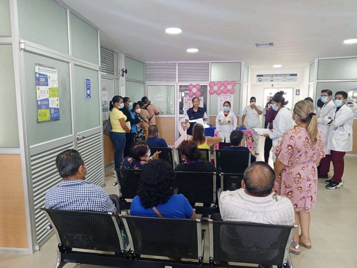 IESSStaElena's tweet photo. En el Hospital Básico Ancón impulsamos la prevención de enfermedades con charlas educativas dirigidas a la comunidad. 🏥

📊 Informamos sobre:

🌸 Detección oportuna del cáncer de mama
🩺 Prevención del cáncer cérvico uterino

¡La detección temprana marca la diferencia! https://t.co/4gs2gaNSC8