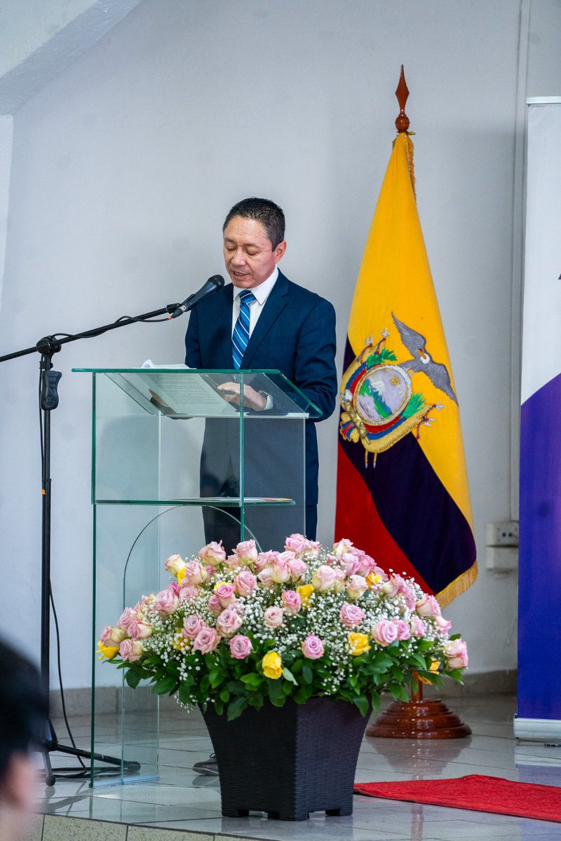 Produccion_Ecu's tweet photo. La calidad impulsa un Ecuador más competitivo, innovador y sostenible. 🇪🇨✨ En #ExpoCalidad2026, la viceministra @spenaherrera1 reafirmó el compromiso del Ministerio con la calidad, la innovación y el fortalecimiento del sector productivo para impulsar más exportaciones. https://t.co/jadROoyzMx
