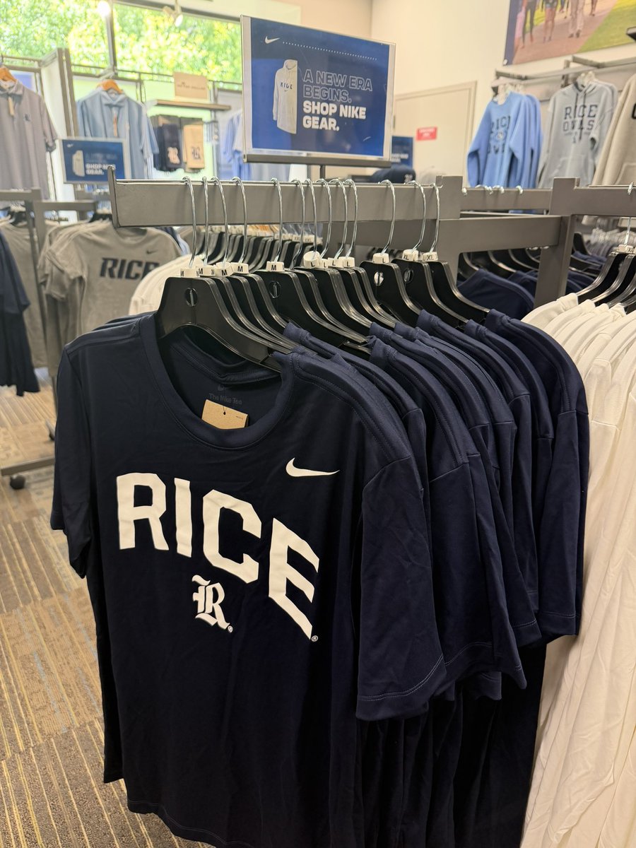 tmcclelland's tweet photo. Just popped in at the Rice Bookstore on campus. New NIKE gear has arrived. #RepTheR 🦉 https://t.co/iePjMR1YLB