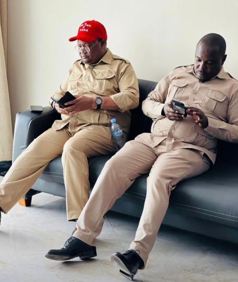 JosephDangote's tweet photo. Watanzania wote kwa pamoja tuwalinde hawa viongozi kwa wivu mkubwa sana hawa madhulumati Wana nia mbaya na nchi yetu wanahonga pesa sana ili kuwachafua viongozi wetu @HecheJohn usitishike na maneno ya vikaragosi na wachumia tumbo watanzania tupo na wew https://t.co/UhVku4h7fg