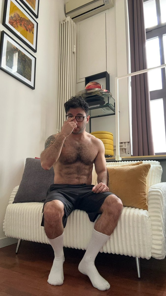 lina_galore's tweet photo. ciao 🤓 https://t.co/mbZJkHh26e
