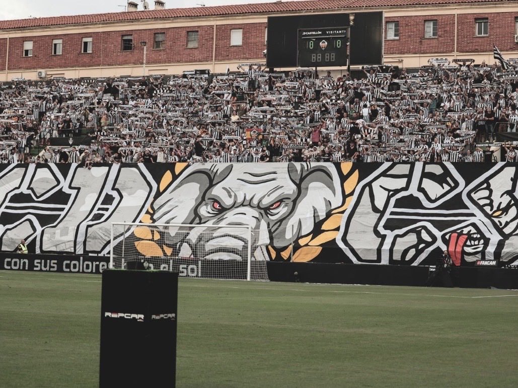 fondo1922's tweet photo. Temporada tras temporada, la grada sigue demostrando que un tifo es mucho más que una imagen: es trabajo, pasión, identidad y el reflejo del sentimiento albinegro que une a toda una ciudad. https://t.co/21gDH5Jncu