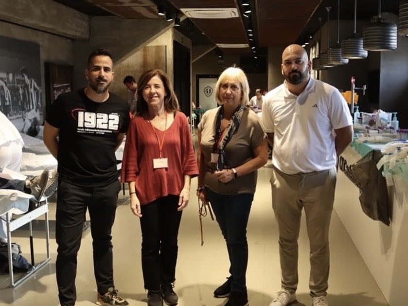 fondo1922's tweet photo. Más allá de la grada, La Banda del Inmortal también ha demostrado su compromiso social a través de iniciativas como la donación de sangre en Castalia, la recogida de juguetes y la colaboración con la Maratón de Castellón. https://t.co/F2TDOX1Mk3