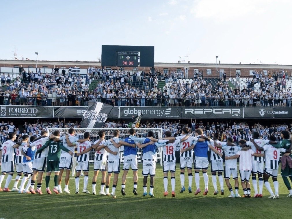 fondo1922's tweet photo. También queremos dar las gracias al club, a los jugadores y al cuerpo técnico por la temporada histórica que nos han permitido vivir, entendiendo el valor de tener detrás una grada viva, exigente y comprometida, y la responsabilidad que ello conlleva. https://t.co/vNLMImcKWr