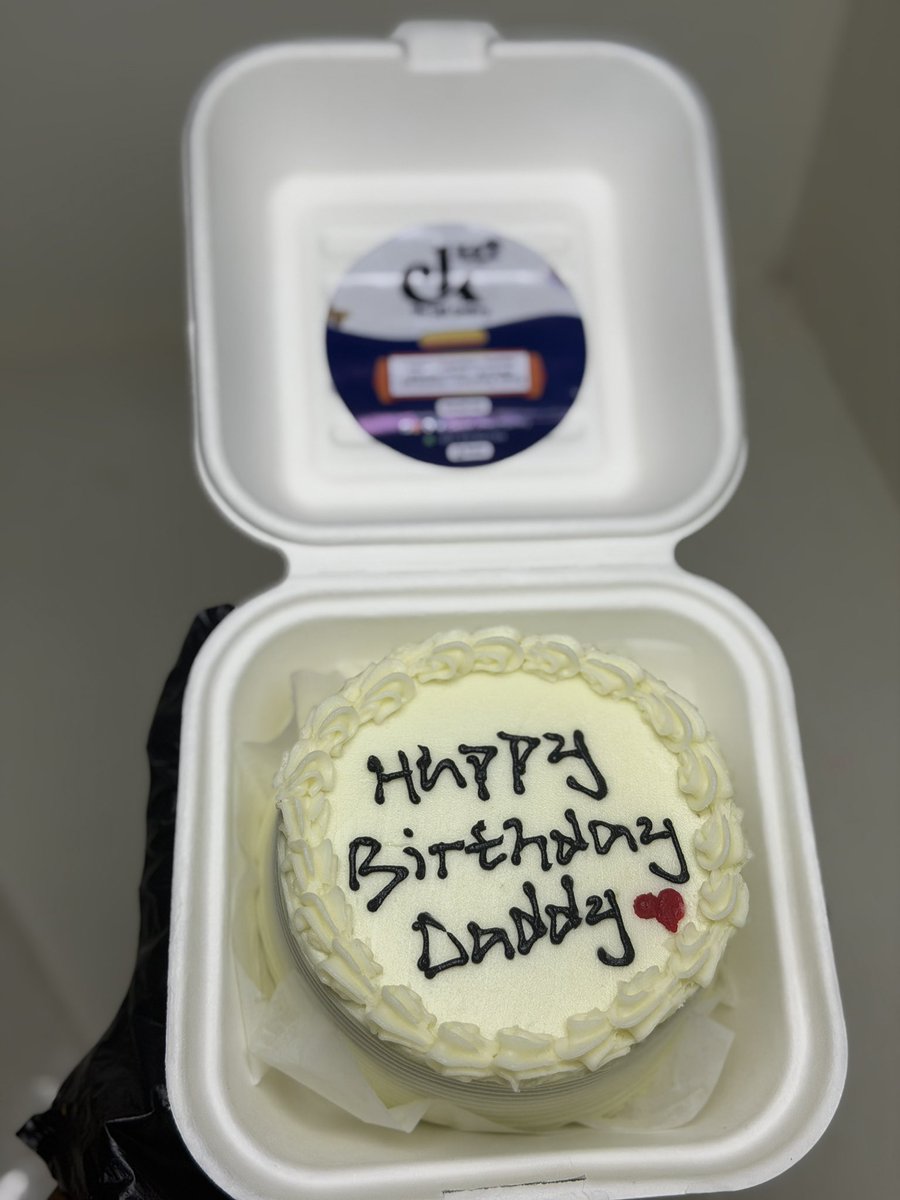 CaraAwankem's tweet photo. Cakes we sent out today 🤍

If you need a cake in Buea, even if it’s a same-day order, please text us on WhatsApp 671807729.

63 orders left to meet our July target ✨ https://t.co/zmthTz4K1G