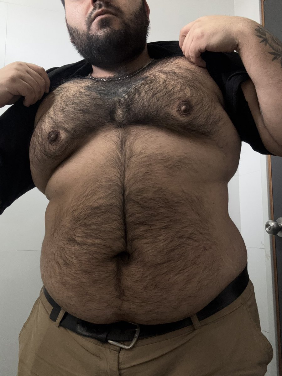 kevoludosoy's tweet photo. It’s belly time https://t.co/RNjcybeGys