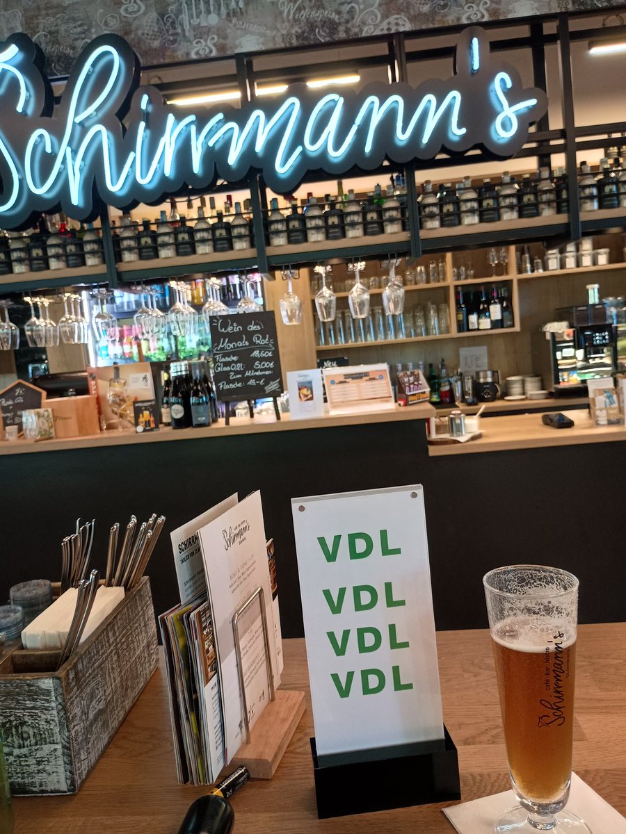 WehnerGustav's tweet photo. Anlaufstelle für die, die den Newsletter nicht lesen und somit nicht wissen, dass der Stammtisch heute wegen einer Exkursion vieler Teilnehmer ausfällt. 😁 https://t.co/VrO9X3jpmW