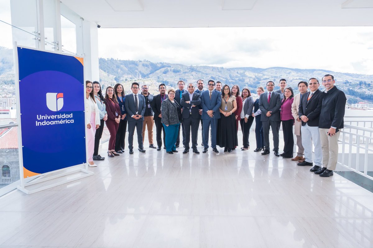 ces_ec's tweet photo. ⏩ | El Dr. Pablo Beltrán, presidente de la CPP del CES, visitó a @Uni_Indoamerica para mantener una reunión de trabajo con sus autoridades. Se abordaron temas relacionados al fortalecimiento de los programas de posgrado y los desafíos de la formación de cuarto nivel en Ecuador. https://t.co/liGsm2Mdo8