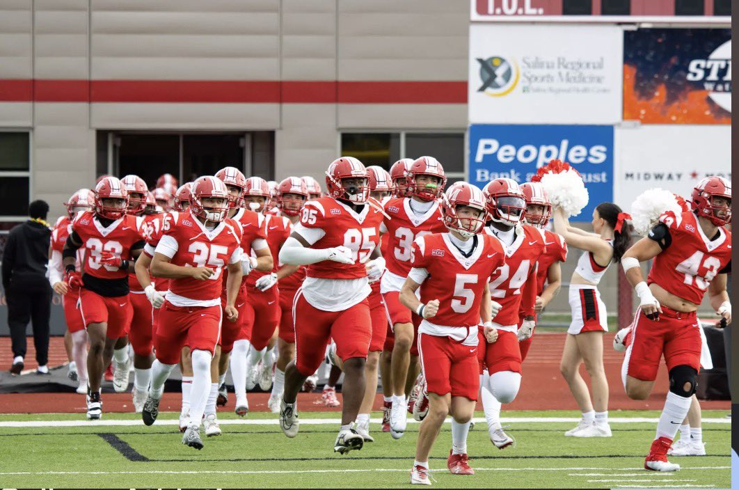 elijahLMthomas's tweet photo. Blessed to receive my first offer to play college football at @MACBulldogsFB!! Thank you @CoachJFisc for the opportunity.🔴⚪️ #AGTG https://t.co/CsqWp0HPo2