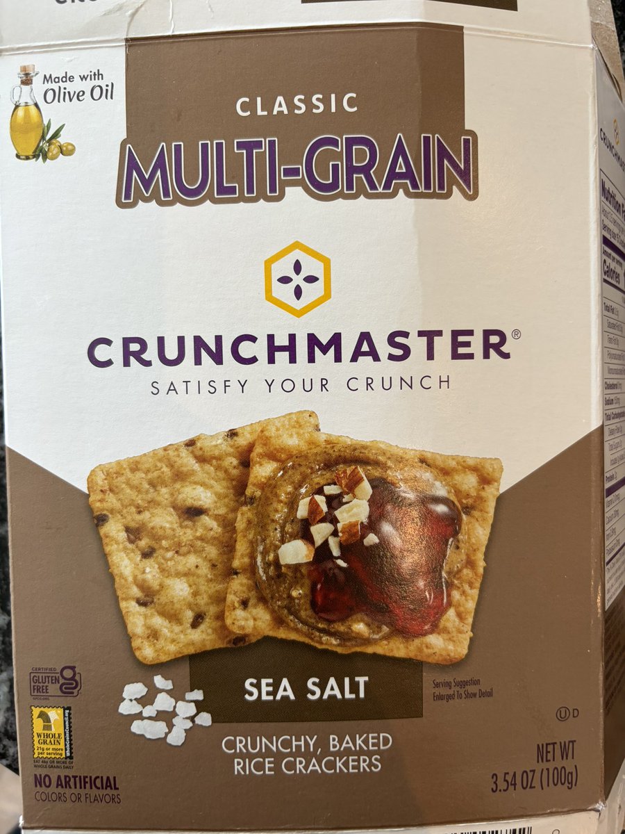 LauraMarinan's tweet photo. New favorite crackers: CrunchMaster is definitely the master of crunch!😋 https://t.co/lewXusWoJG