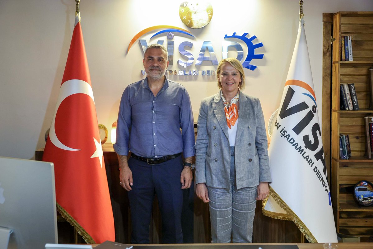 haticeoztr's tweet photo. Antalya’mızın ekonomik ve sosyal hayatına yön veren kıymetli sivil toplum kuruluşlarımızla bir araya gelmeye devam ediyoruz.
Van İş Adamları Derneği (VİŞAD) Antalya Şube Başkanı Sayın Alper Bişkin ve değerli yönetim kurulu üyelerini ziyaret ettik. Kent ekonomisi, ticari iş birlikleri ve ortak projeler üzerine son derece verimli bir görüşme gerçekleştirdik.