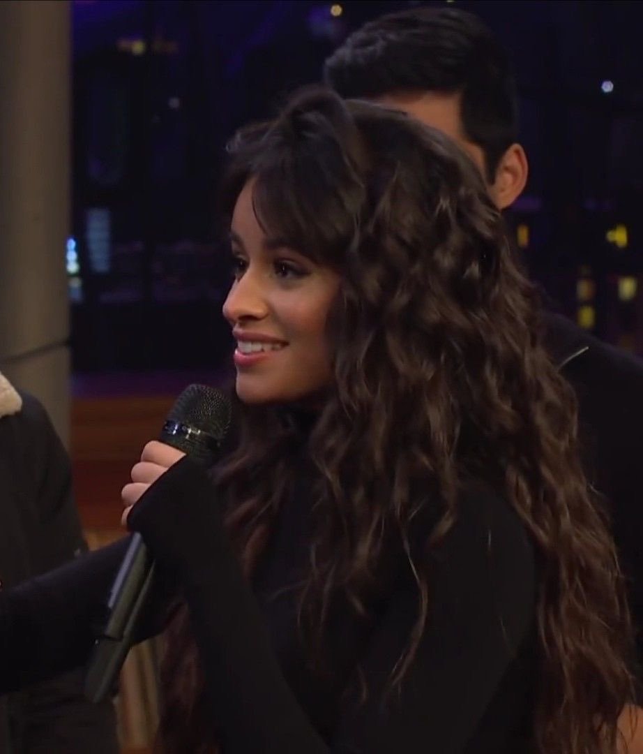 bridgesxhavana's tweet photo. tópico sensible: el pelo de camila en la era de romance https://t.co/9SZl1pWrFr