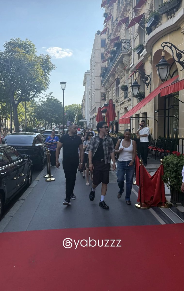 hudsonwupdates's tweet photo. More of Hudson Williams in Paris today! 

(via yabuzzz) https://t.co/OPZhMBNC2h