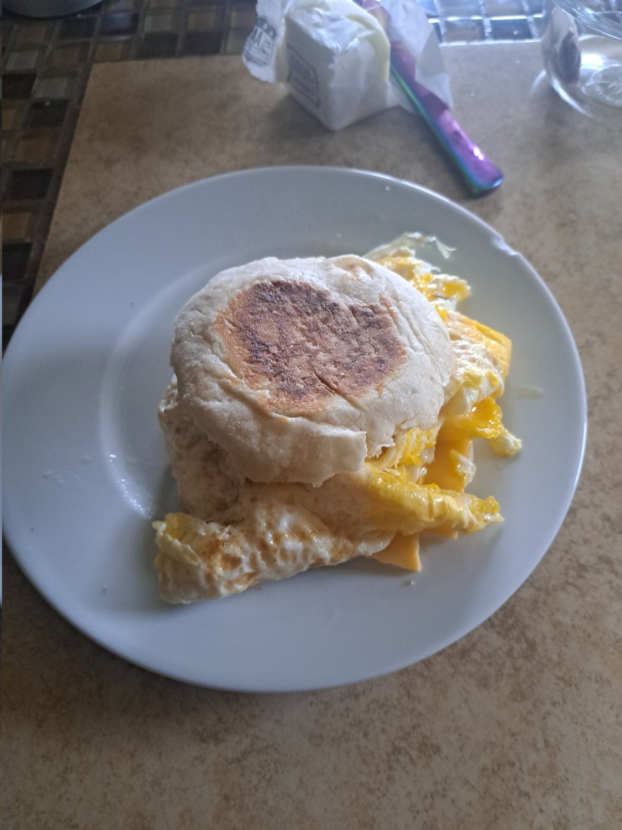 OD_RPG's tweet photo. @financedystop 2 cans of black prepared whole beans $2 + 2 bags of Uncle Ben's Spanish ready rice $6 + pack of tortillas $4 + hot sauce $2 + 18 pack of eggs $3 + cheap horizontal $2 = 6+ #chipotle hardy meals = $19 throw in a lot of chicken +$6 = $25, cook at home and beat #greedflation https://t.co/4KpR3gQSAc