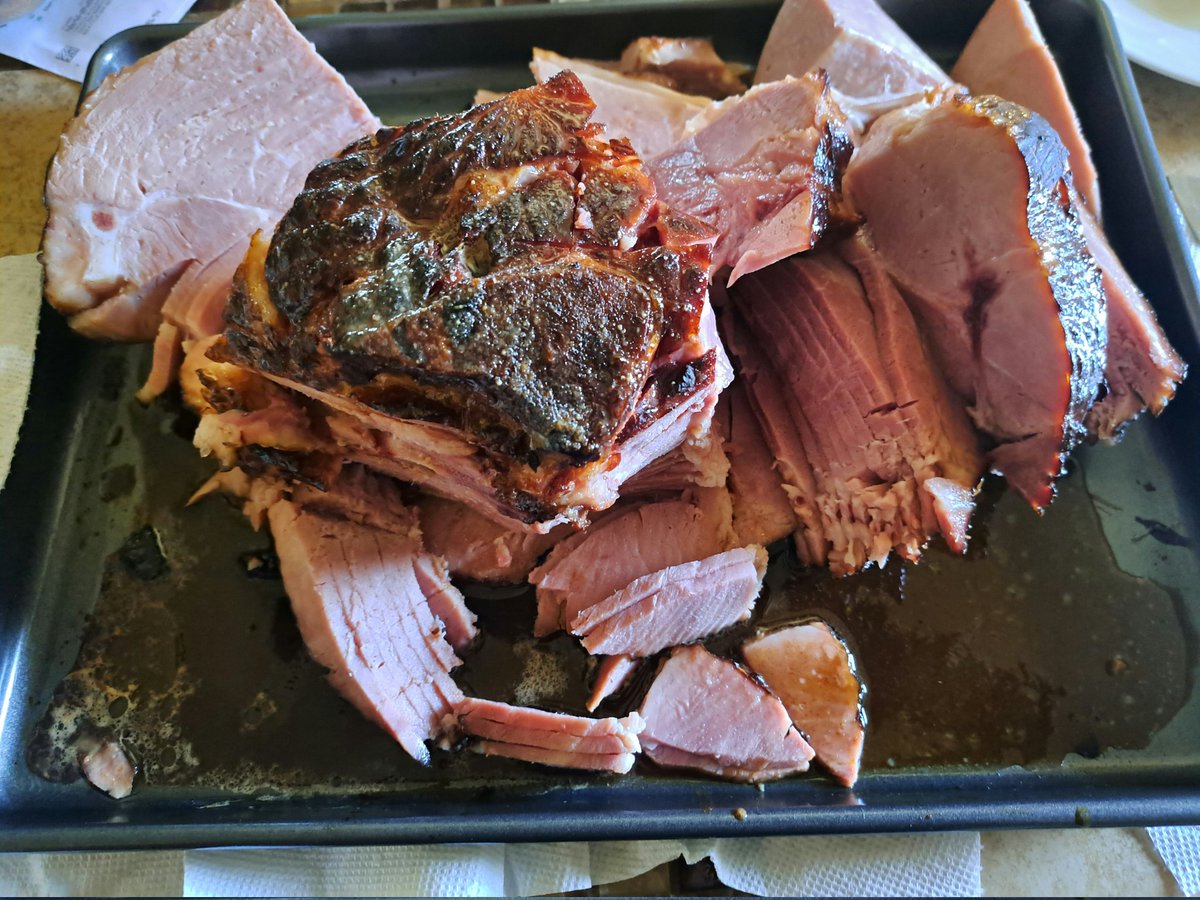 OD_RPG's tweet photo. @financedystop 2 cans of black prepared whole beans $2 + 2 bags of Uncle Ben's Spanish ready rice $6 + pack of tortillas $4 + hot sauce $2 + 18 pack of eggs $3 + cheap horizontal $2 = 6+ #chipotle hardy meals = $19 throw in a lot of chicken +$6 = $25, cook at home and beat #greedflation https://t.co/4KpR3gQSAc