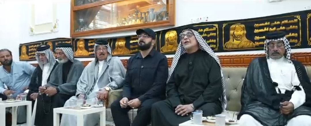 mohsen_divani's tweet photo. شیوخ قبایل عراق :
ما از همان روزی که تو را شناختیم در کنار تو بودیم آن زمان که سربازی در رکاب امام خمینی بودی و پس از آن نیز سربازی برای اسلام ماندی
وقتی خبر شهادت ایشان را شنیدیم، برای ما فاجعه‌ای بسیار بزرگ بود؛ به‌ویژه برای شیعیان امیرالمؤمنین(ع)
#باید_برخاست
#کشور_دوست https://t.co/hRBqYVAcmp