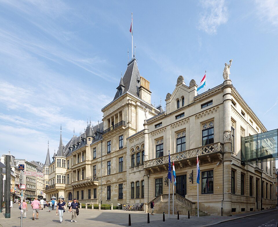 NSNWorldwide's tweet photo. The Grand Duchy decorates a banker: why Luxembourg’s honour for Jamie Dimon is a statement about Western security.

https://t.co/1QQFH3RI6i https://t.co/QfQEx6SlEk