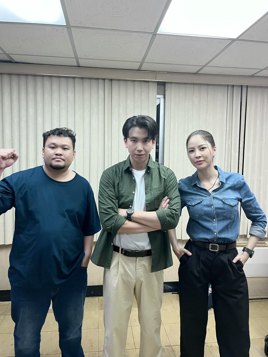 Khomkhlang_STH's tweet photo. Q3 เลิกกองแล้ว!!! วันนี้สน.ปิดแล้วตำรวจต้องการพักผ่อน เจอกันใหม่Qต่อไปครับ!!

 KHOM KHLANG Q3
#ข่มขลังคิว3
#ข่มขลัง https://t.co/iXohWXapDm