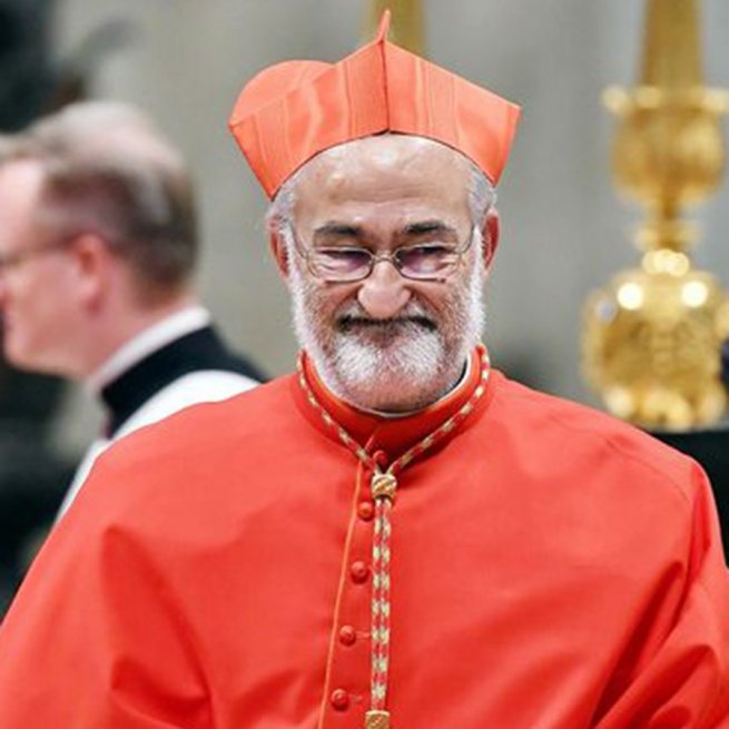 thenews_fr's tweet photo. 🇲🇦⛪️ AGRESSIONS — L'archevêque de Rabat mis en retrait après des accusations d'agressions sexuelles sur des femmes adultes

Au moins cinq femmes accusent Cristobal Lopez Romero, 74 ans, archevêque de Rabat depuis 2018 et un temps pressenti pour succéder au pape François, de gestes déplacés et d'agressions sexuelles répétées à l'égard de femmes adultes depuis fin 2024. Il clame son innocence mais s'est mis en retrait le temps de l'enquête.

Une source au sein de l'archidiocèse évoque des faits similaires signalés lorsqu'il était au Paraguay, en Bolivie et en Espagne, dénonçant une « culture de la complicité et de l'omerta ». Aucune plainte n'a été déposée devant la justice marocaine à ce stade ; le dossier a été transmis au Vatican.
