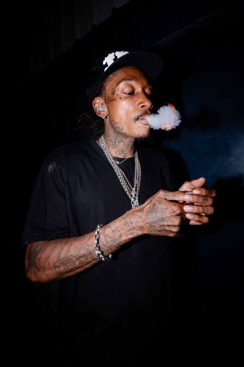 khalifakush's tweet photo. Light one up. Stay elevated🚀💨 https://t.co/QPaM28eMIR