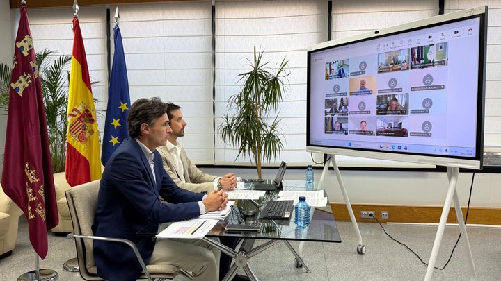 Fomento_RM's tweet photo. Rechazamos la modificación del Reglamento de Costas por generar inseguridad jurídica e ignorar las alegaciones

@JorgeGMontoro critica que el Gobierno central "utiliza el procedimiento de infracción abierto por la Comisión Europea contra España como justificación para modificar, a través del reglamento, materias cuya regulación está reservada a la Ley de Costas"

🔗 https://t.co/prRvybBSIt