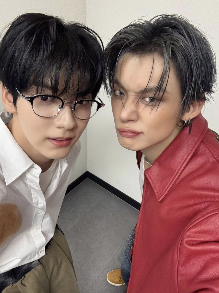 hourlyeonbin's tweet photo. rare moments of yawnzzn posting page.soobin https://t.co/r3bFHTvGUy
