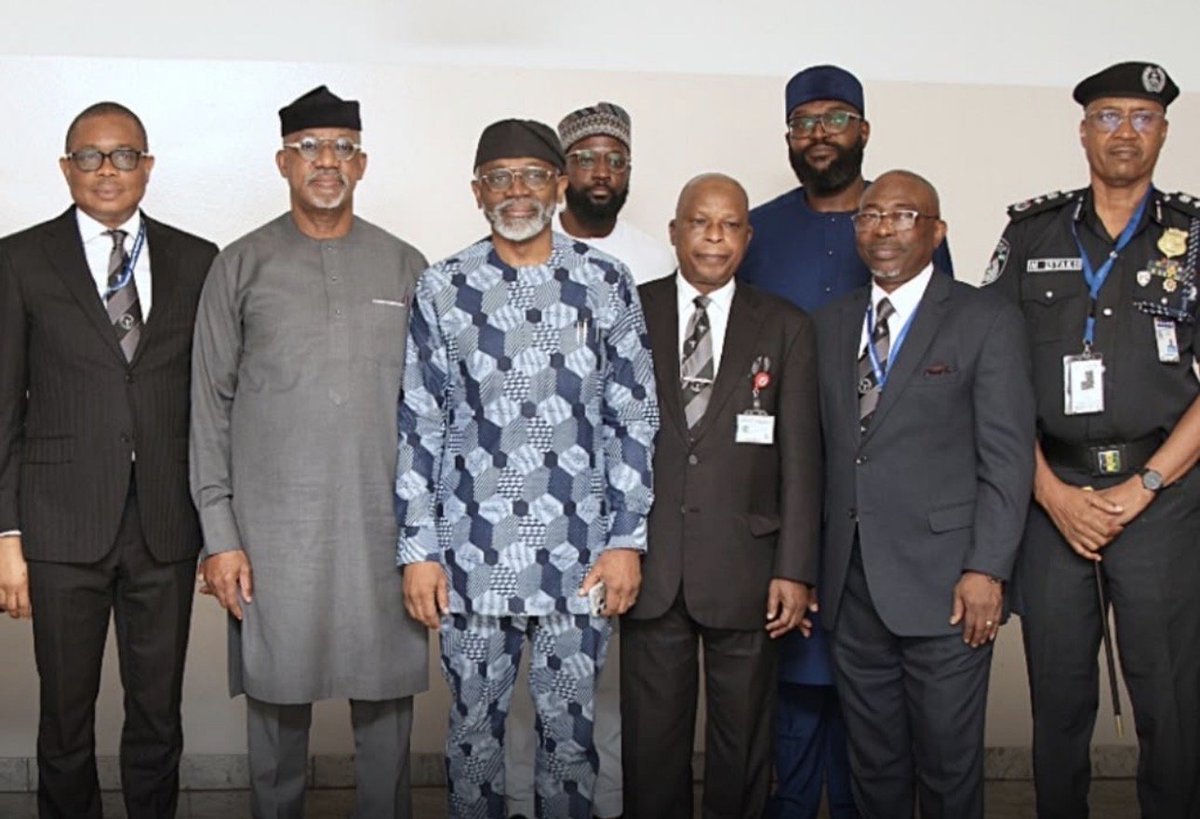 TYFOyoState's tweet photo. The Presidential Working Group tasked with developing the legal framework for the establishment of State Police includes the Chief of Staff to the President, Femi Gbajabiamila; the Attorney General of the Federation and Minister of Justice, Lateef Fagbemi (SAN); the Chairman https://t.co/DldNwFfY5s